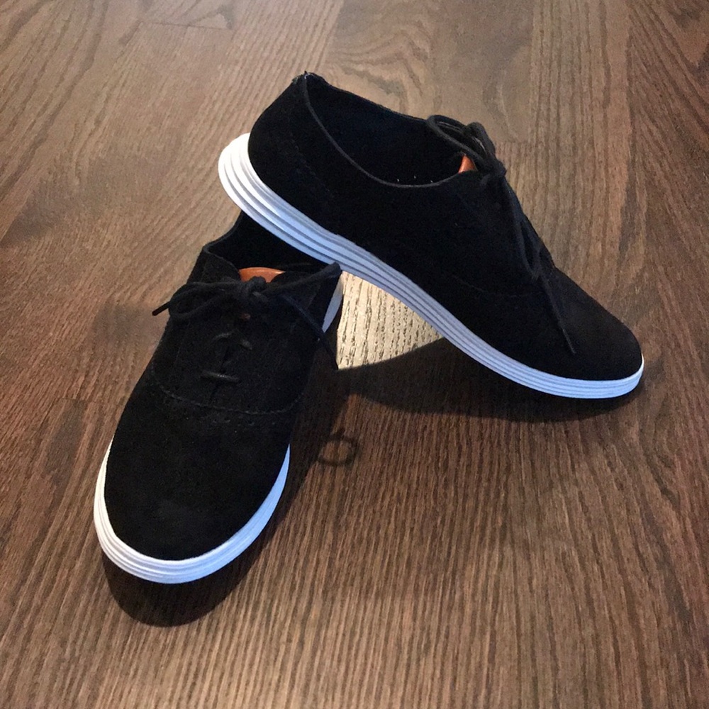 Cole Haan walking gym shoe